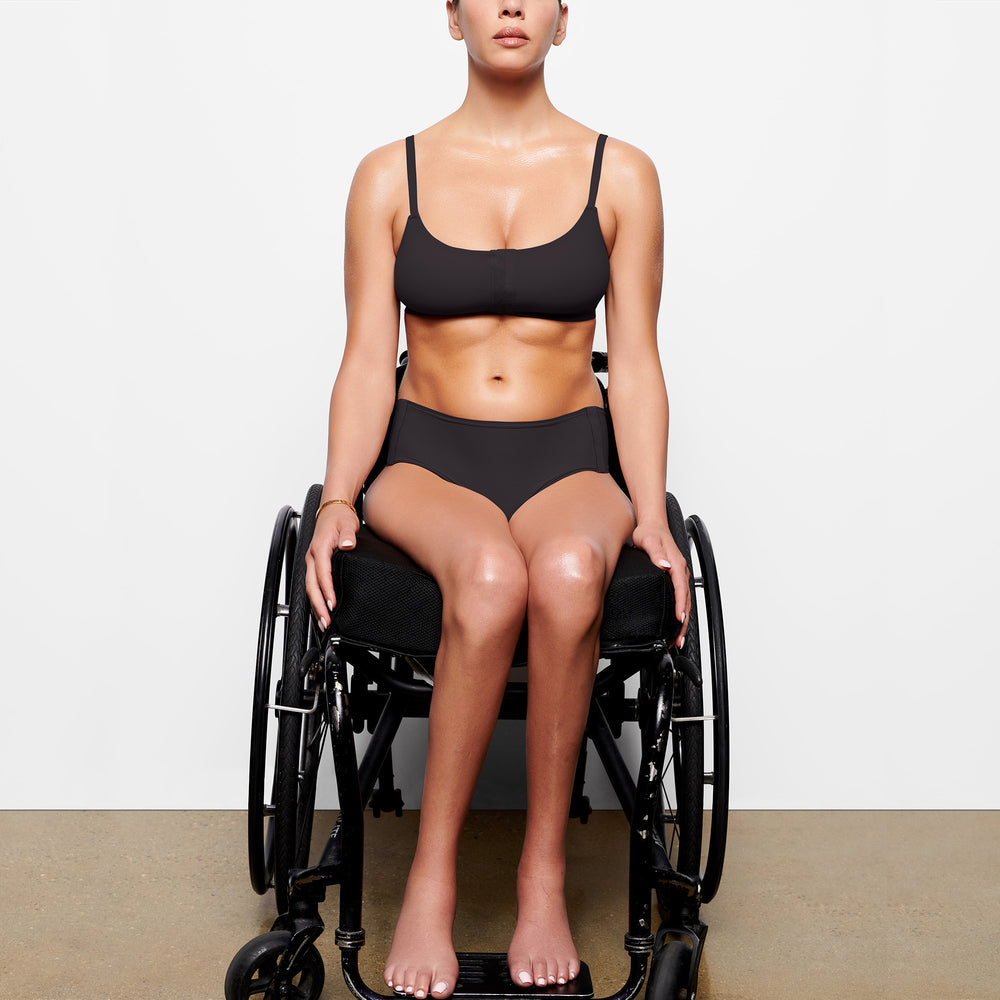 Skims ADAPTIVE FITS EVERYBODY Boy Short Čierne | UJQD-34571