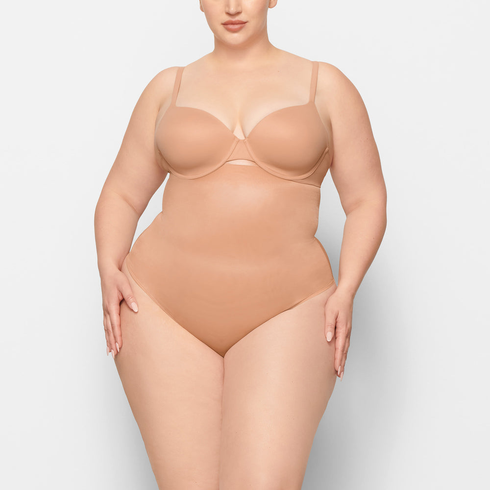 Skims BARELY THERE HIGH WAIST Thong Béžové | ODNW-16723