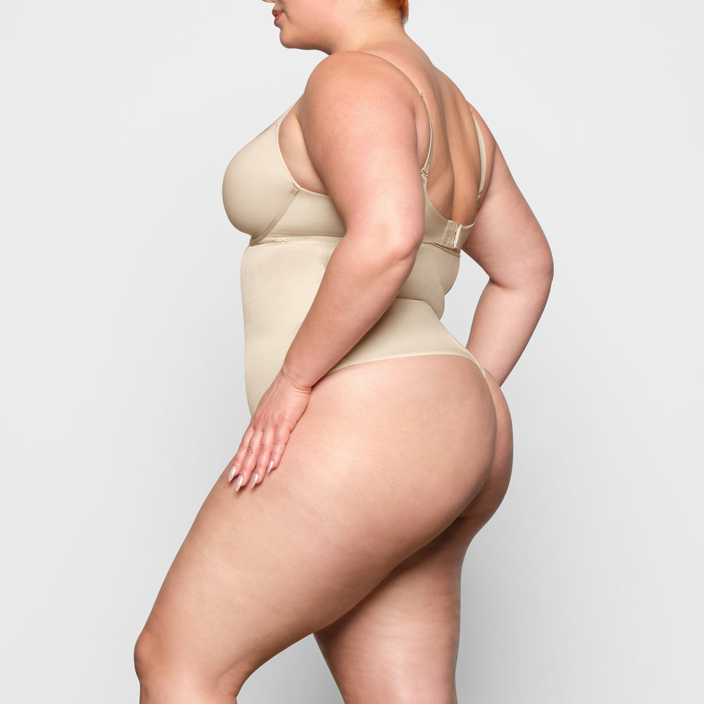 Skims BARELY THERE HIGH WAIST Thong Hnede | UKXJ-01348