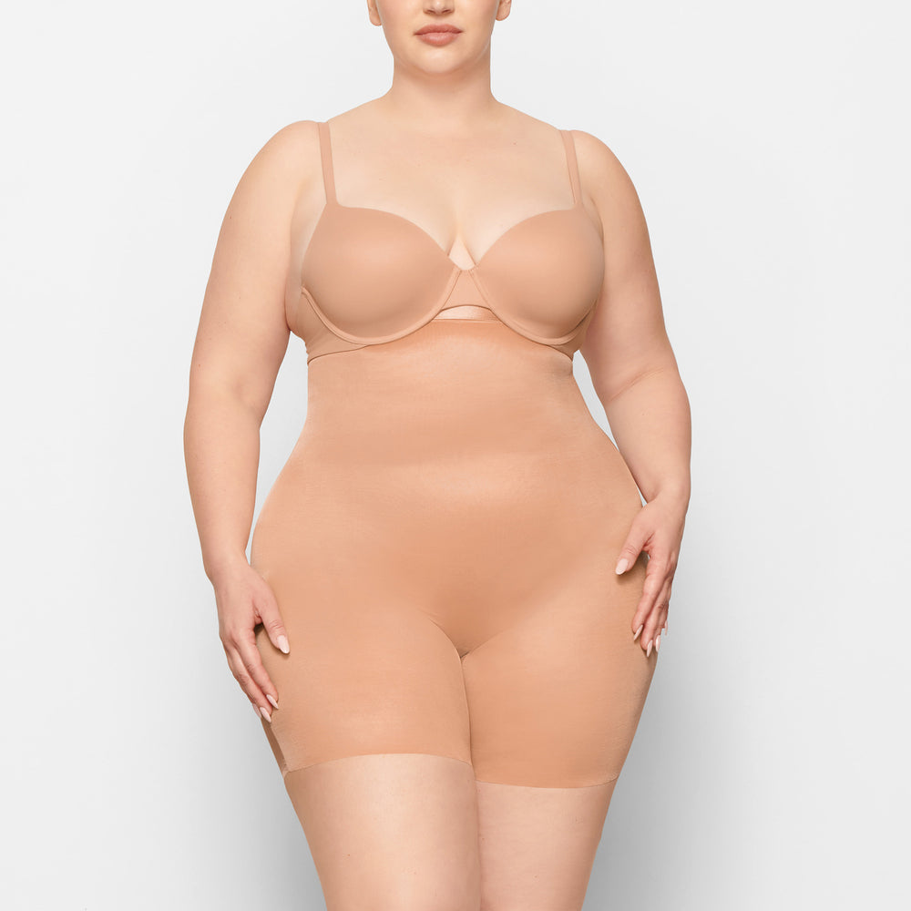 Skims BARELY THERE MID THIGH Kratasy Béžové | RDLX-63471