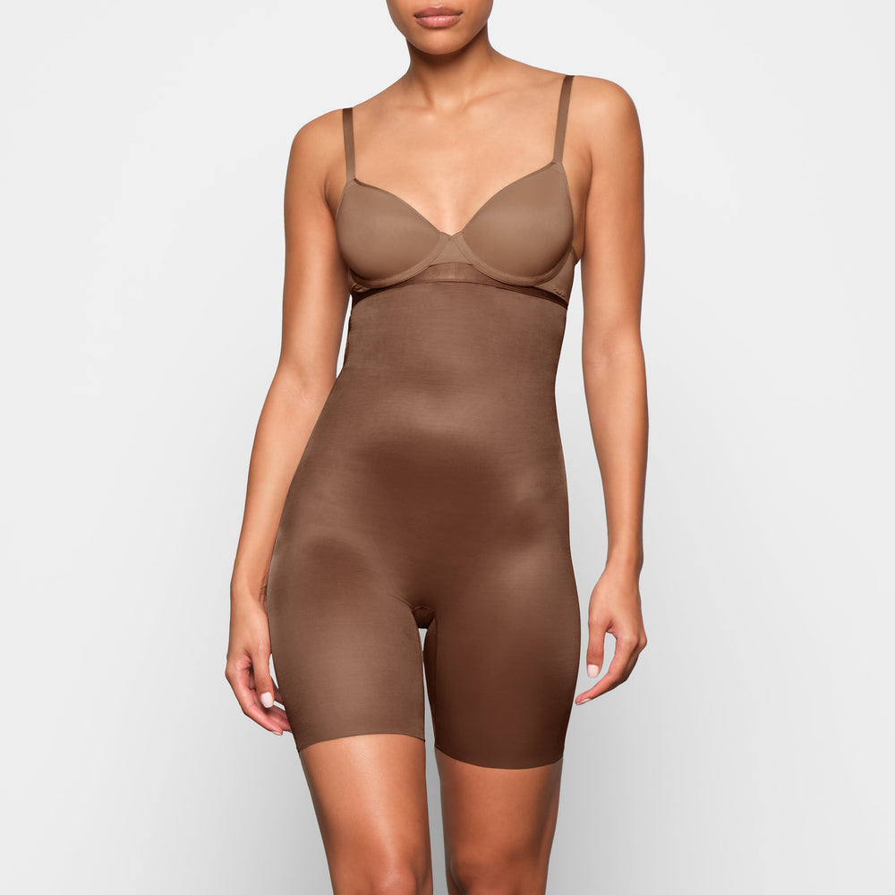 Skims BARELY THERE MID THIGH Kratasy Hnede | CAIM-38740