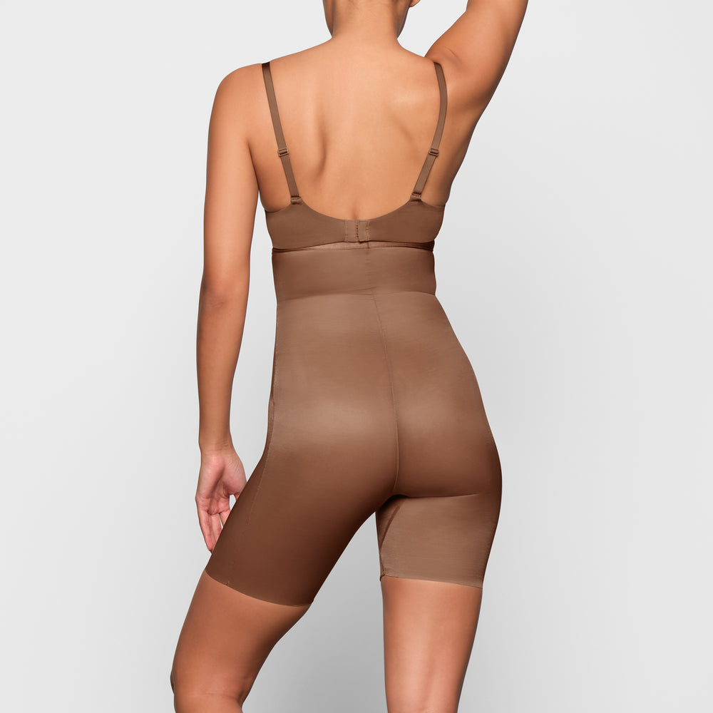 Skims BARELY THERE MID THIGH Kratasy Hnede | CAIM-38740