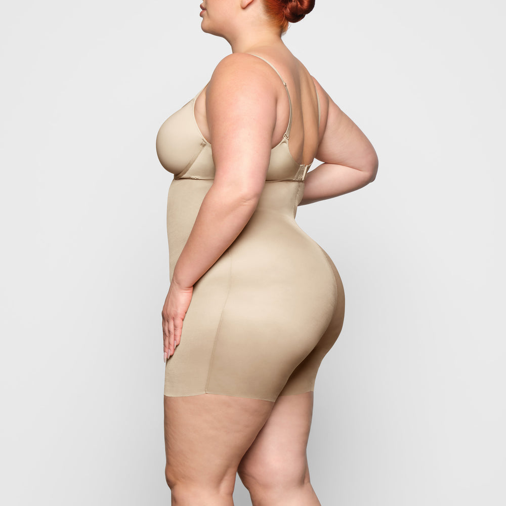 Skims BARELY THERE MID THIGH Kratasy Hnede | OEGY-90867
