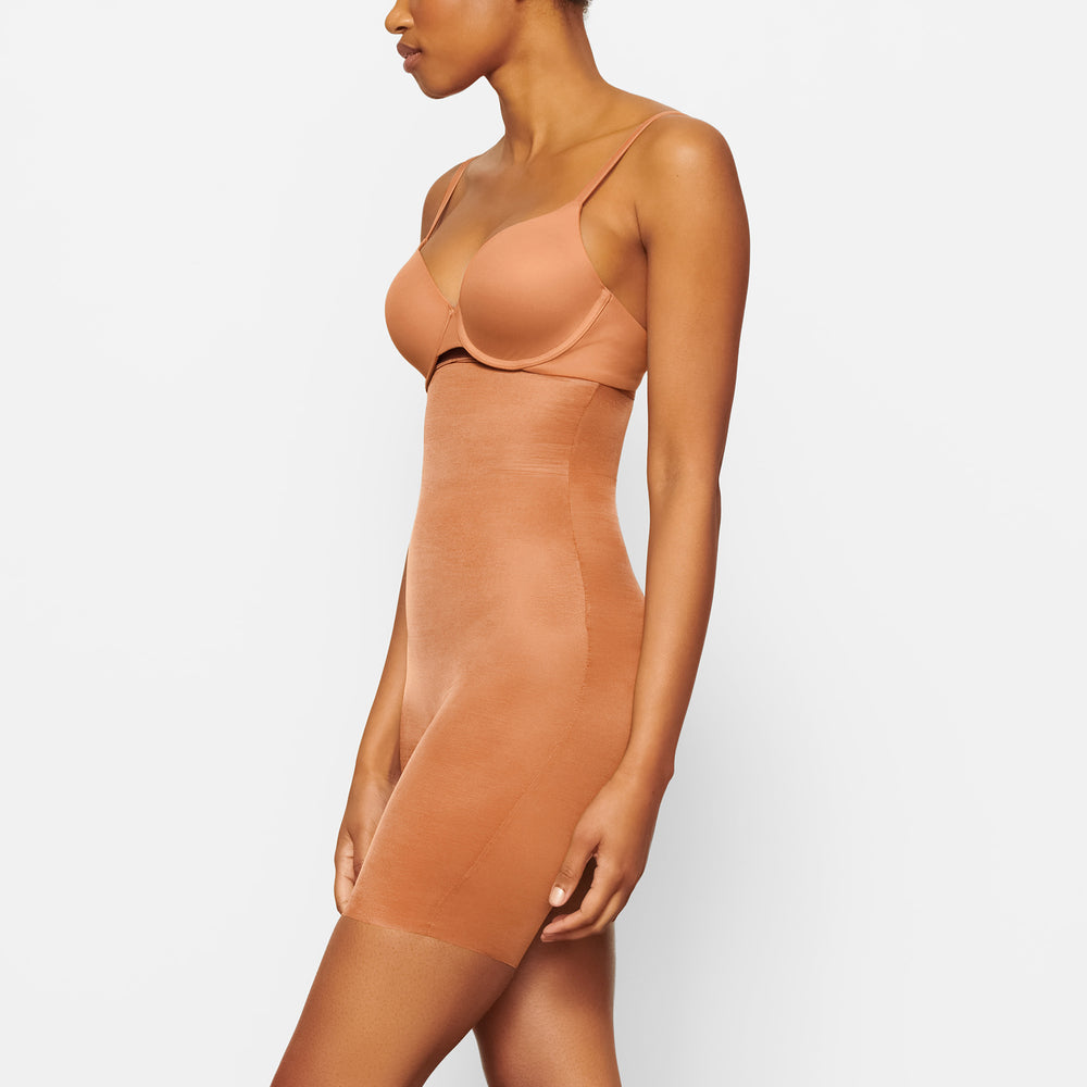 Skims BARELY THERE MID THIGH Kratasy Marhule | BCMD-29153