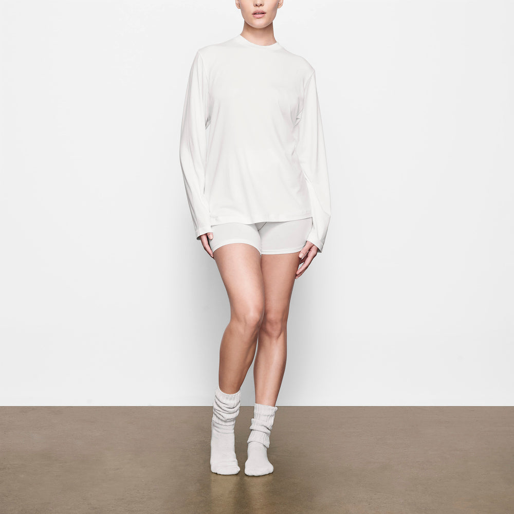 Skims BOYFRIEND LONG SLEEVE T-shirt Biele | RYMP-81203