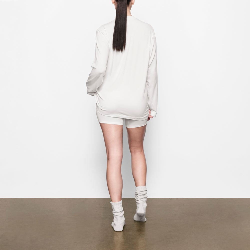 Skims BOYFRIEND LONG SLEEVE T-shirt Biele | RYMP-81203