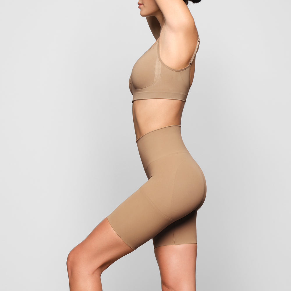 Skims BUTT ENHANCING Kratasy Béžové | AGXZ-41609