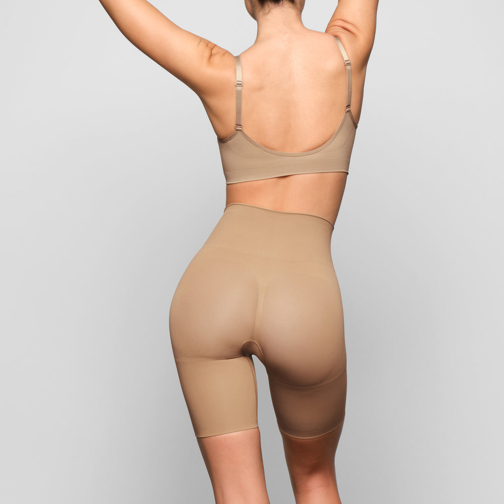 Skims BUTT ENHANCING Kratasy Béžové | AGXZ-41609