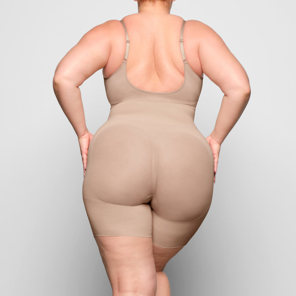 Skims BUTT ENHANCING Kratasy Béžové | QNEZ-97106