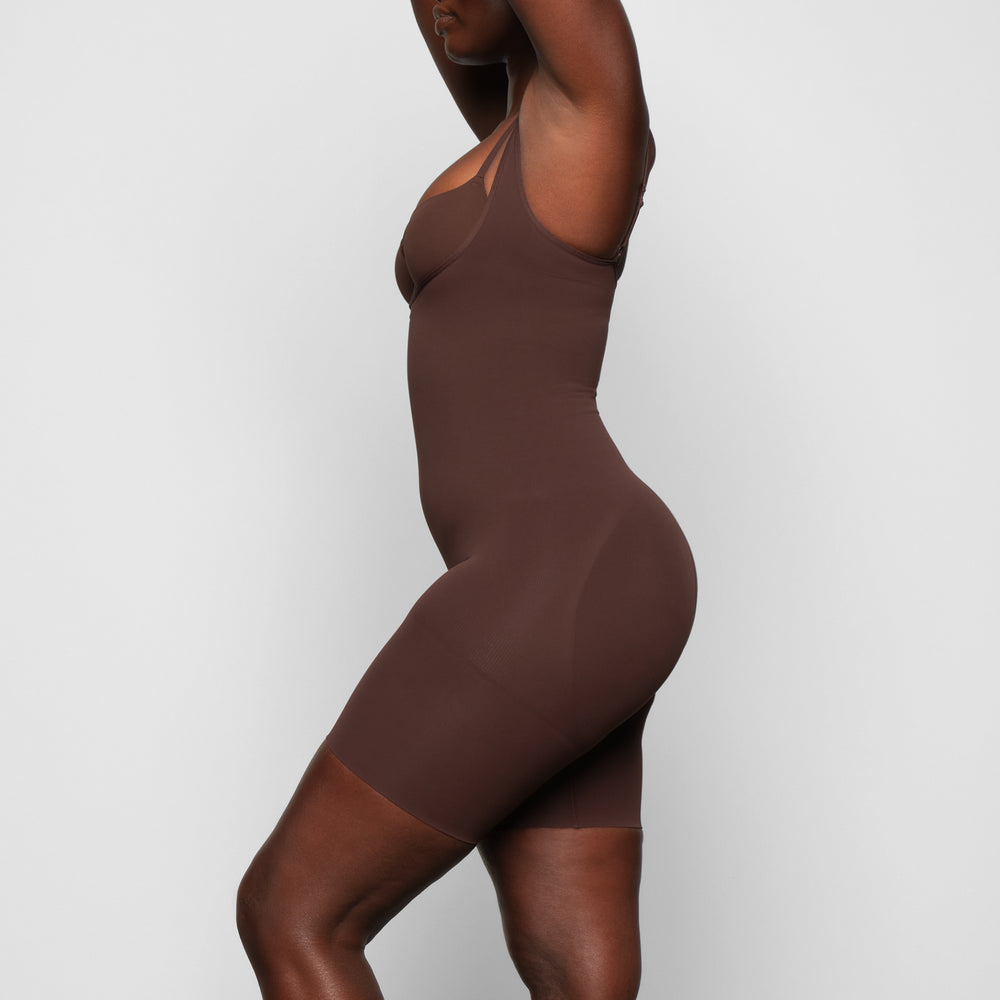 Skims BUTT ENHANCING Open Bust Bodysuit Čokoláda | BOWQ-71346