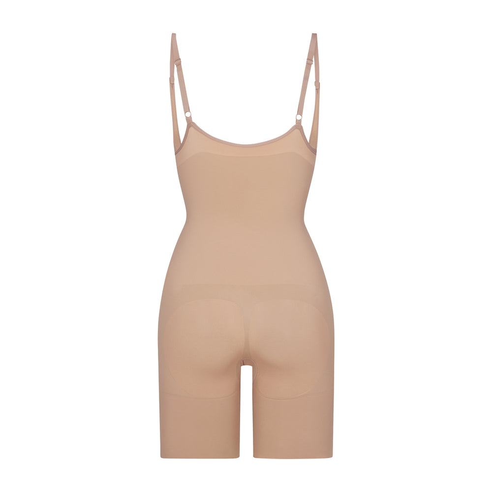 Skims BUTT ENHANCING Open Bust Bodysuit Béžové | RNUS-67954