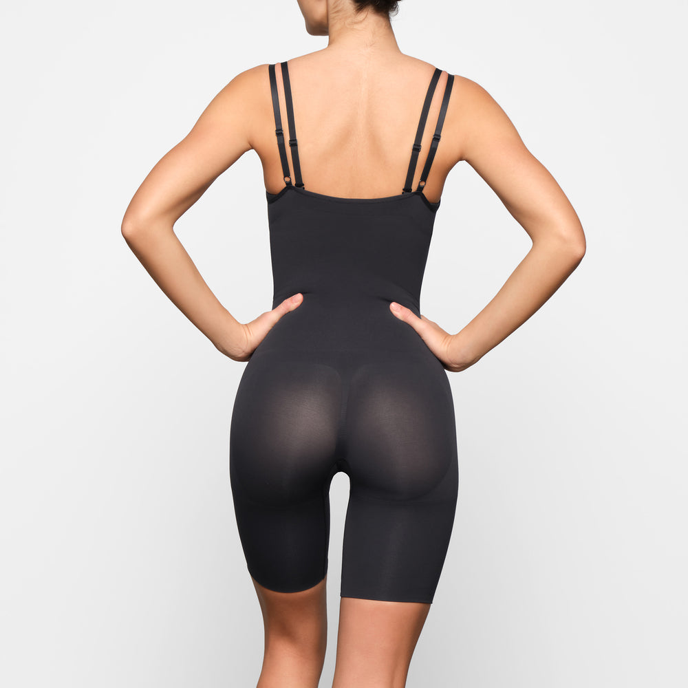 Skims BUTT ENHANCING Open Bust Bodysuit Čierne | TIHJ-87032