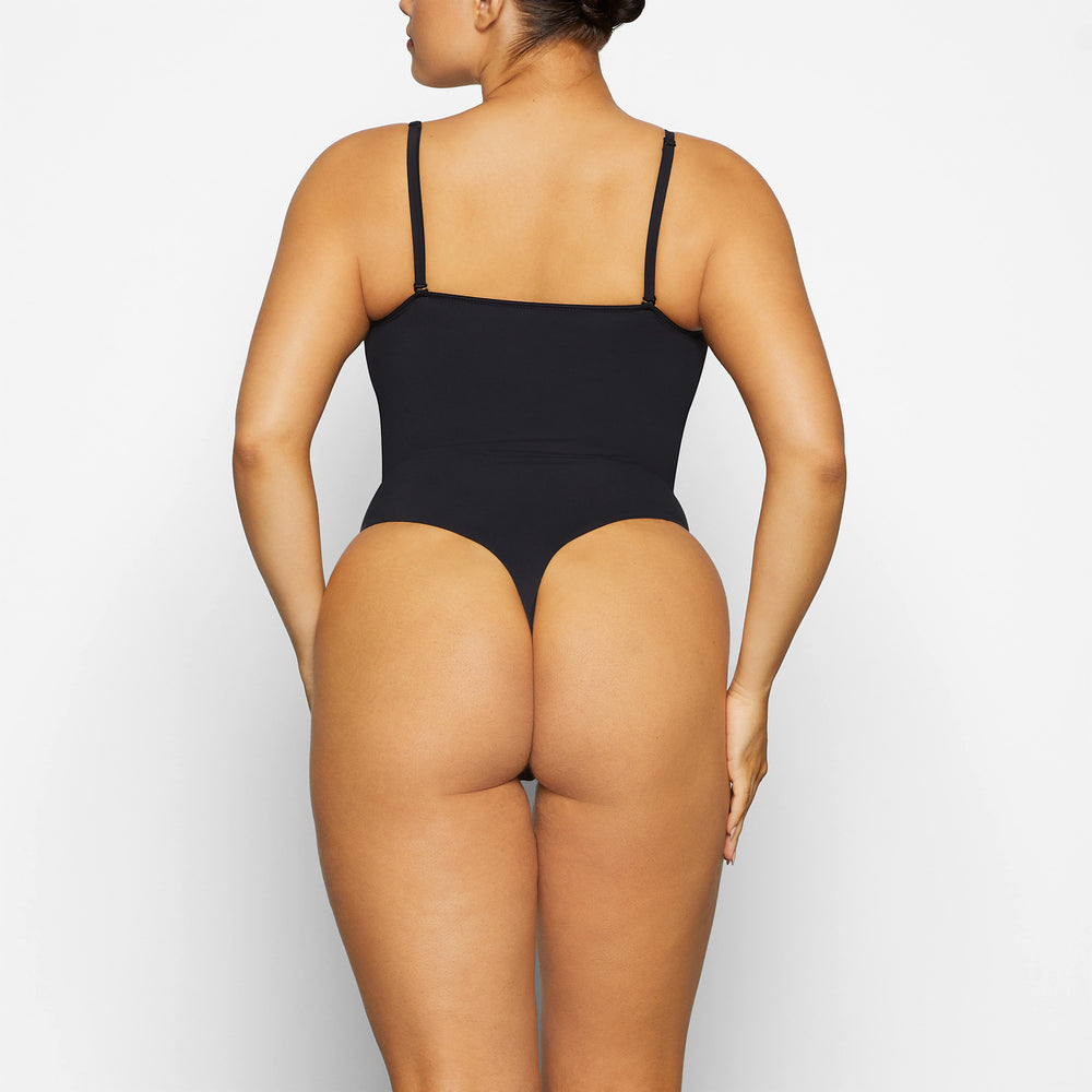 Skims CONTOUR LIFT STRAIGHT NECK Bodysuit Čierne | OTLV-47306