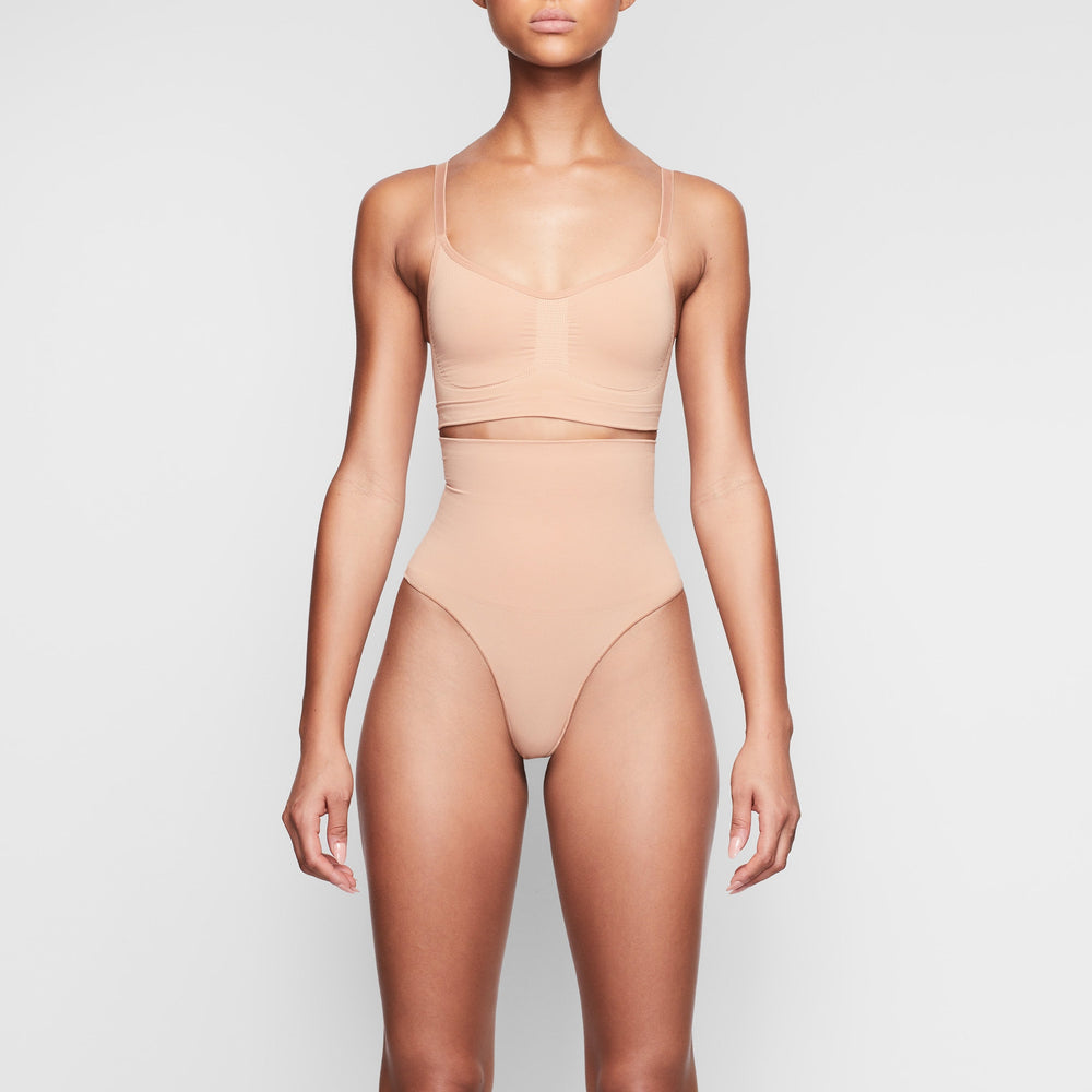 Skims CORE CONTROL Thong Béžové | WDVA-73984