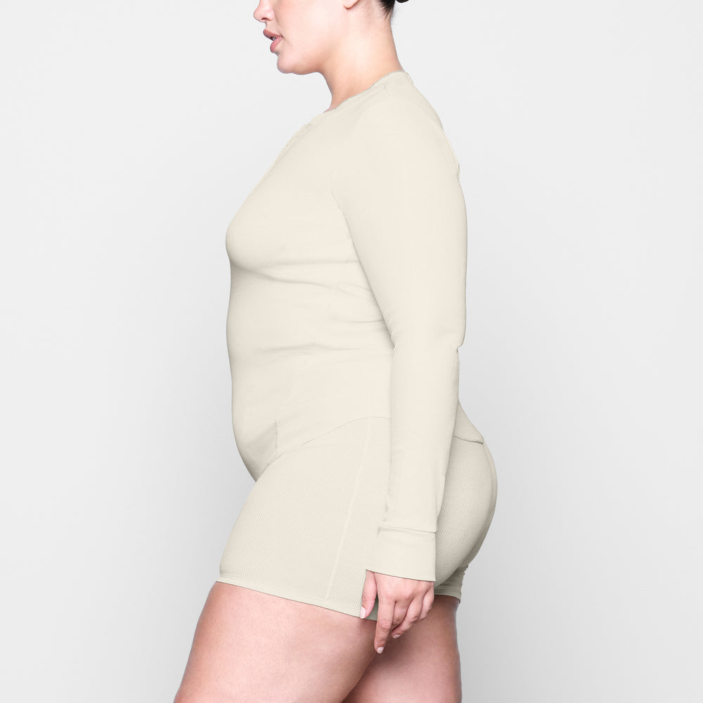 Skims COTTON RIB HENLEY LONG SLEEVE T-shirt Biele | MAQS-04359