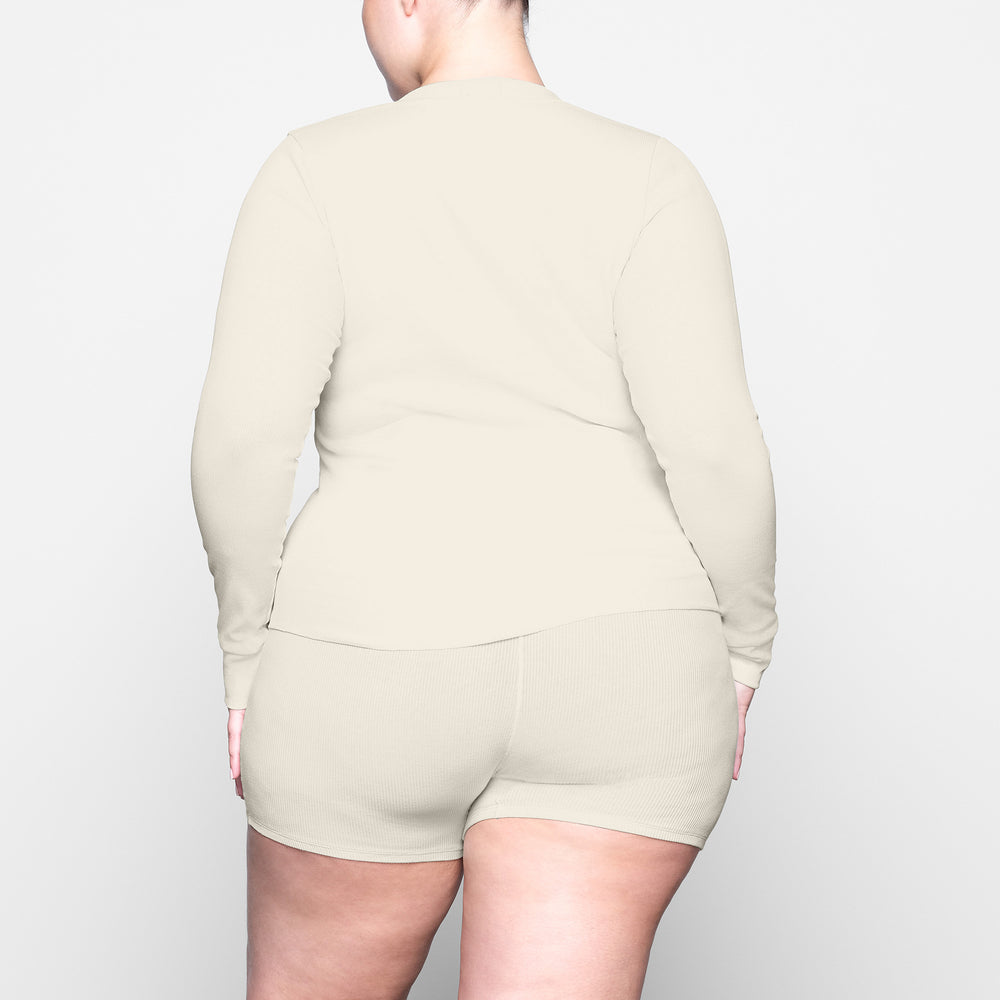 Skims COTTON RIB HENLEY LONG SLEEVE T-shirt Biele | MAQS-04359