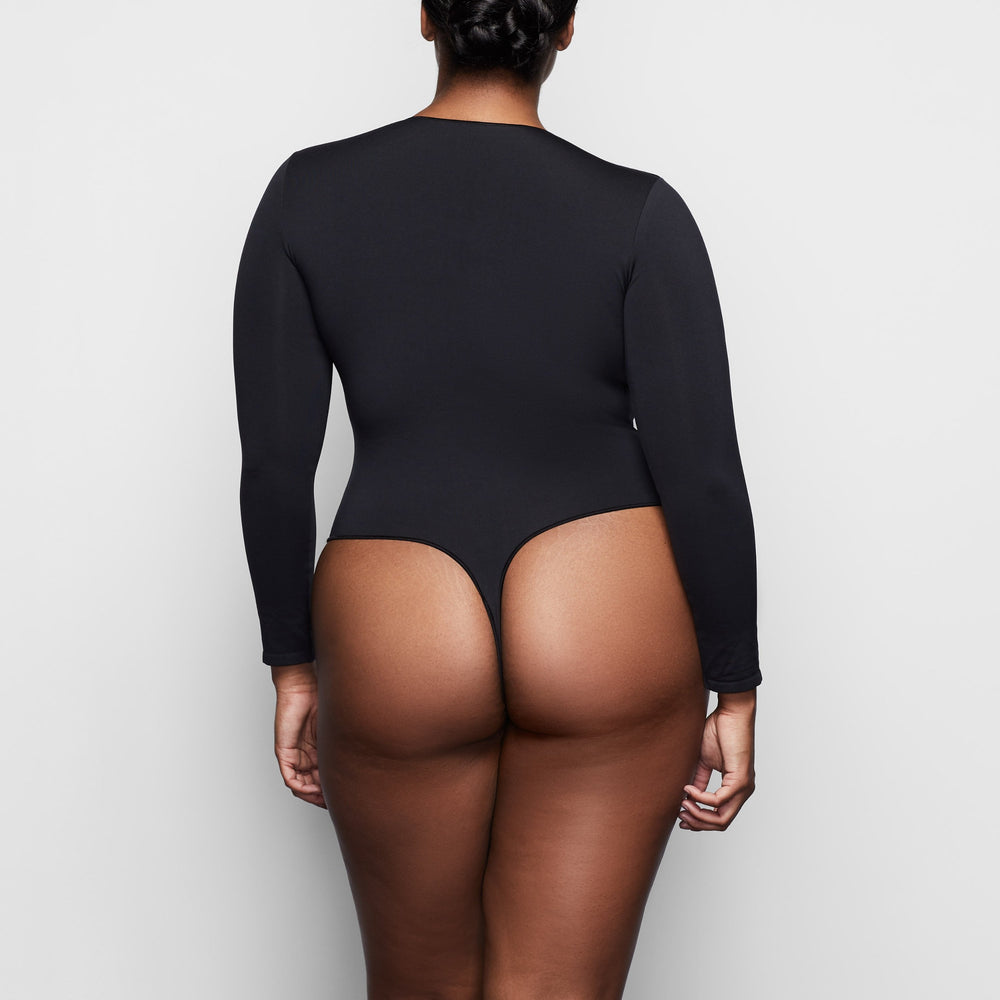 Skims ESSENTIAL CREW NECK Long Sleeve Bodysuit Čierne | NYTB-40892