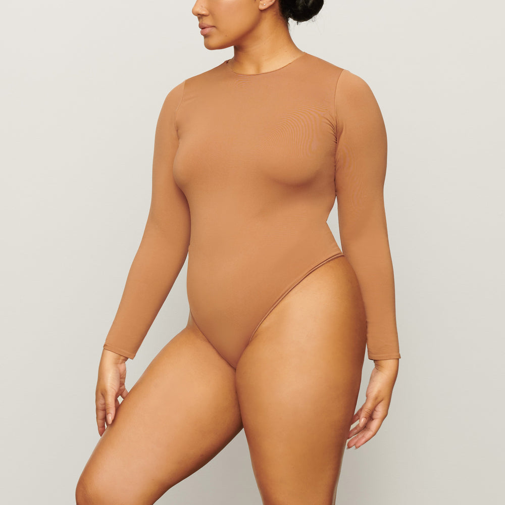 Skims ESSENTIAL CREW NECK Long Sleeve Bodysuit Hnede | OJSX-21086