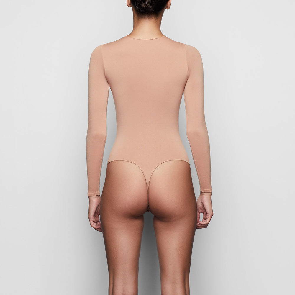 Skims ESSENTIAL CREW NECK Long Sleeve Bodysuit Marhule | ZELT-52834