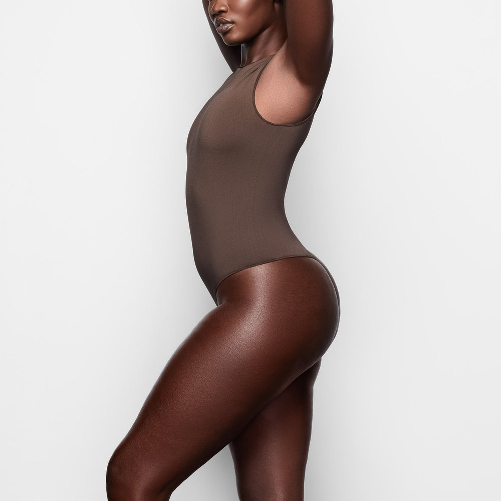 Skims ESSENTIAL CREW NECK Sleeveless Bodysuit Káva | BPTS-14038