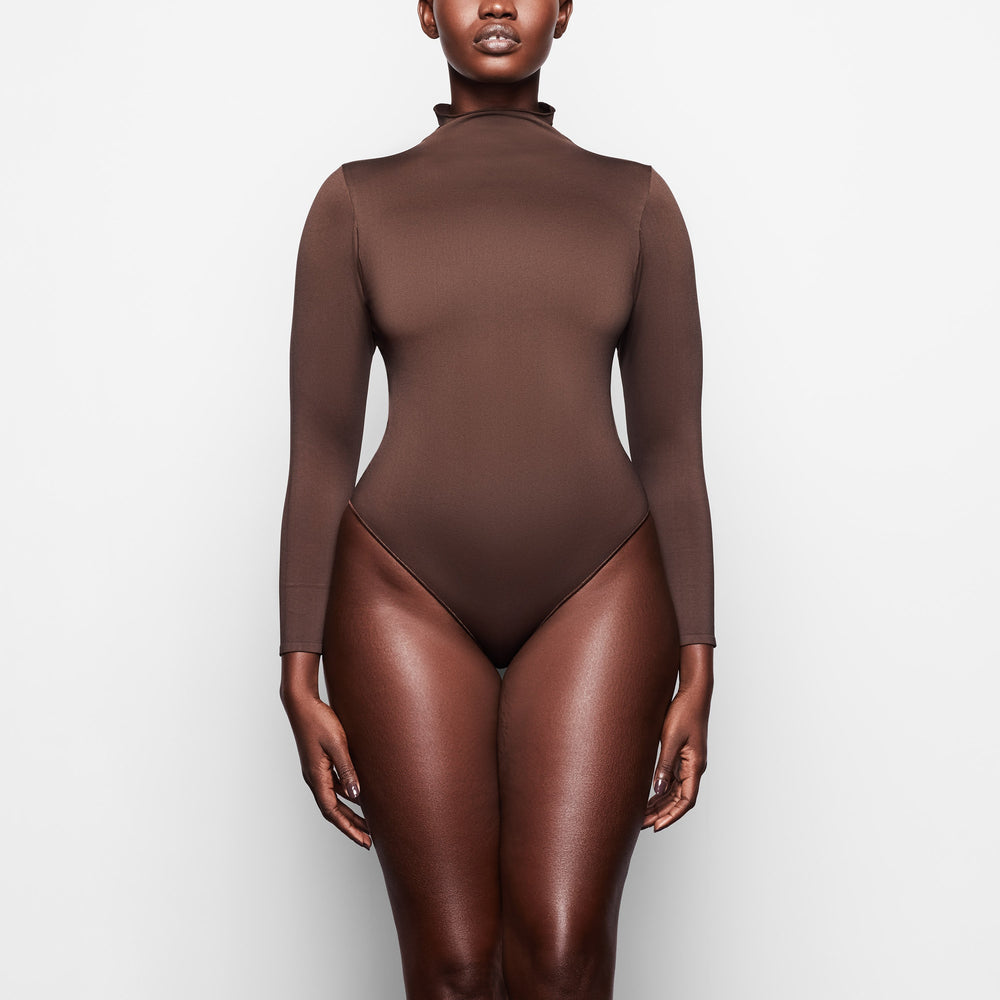 Skims ESSENTIAL MOCK NECK Long Sleeve Bodysuit Káva | WXIN-19726