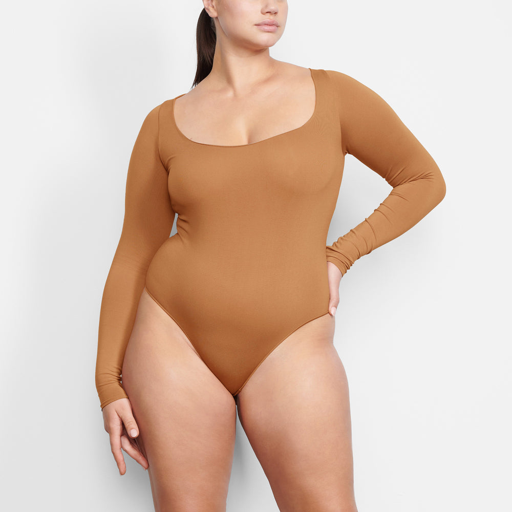 Skims ESSENTIAL SCOOP NECK Long Sleeve Bodysuit Hnede | HMBC-72831