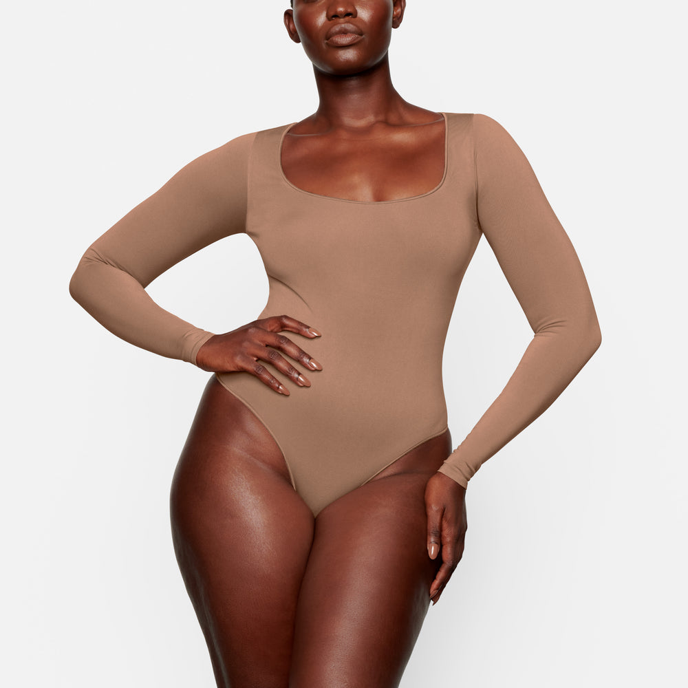 Skims ESSENTIAL SCOOP NECK Long Sleeve Bodysuit Marhule | OKMZ-41380