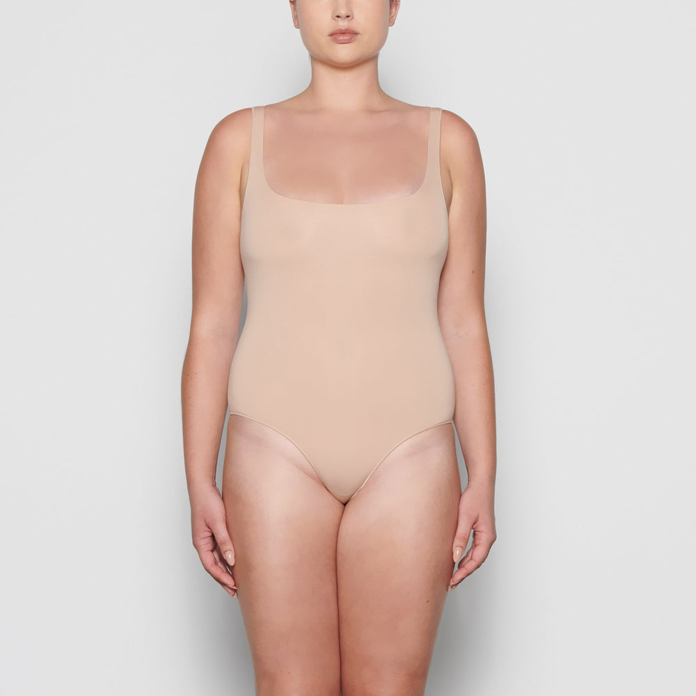 Skims ESSENTIAL Scoop Neck Bodysuit Hnede Siva | TGRM-48195