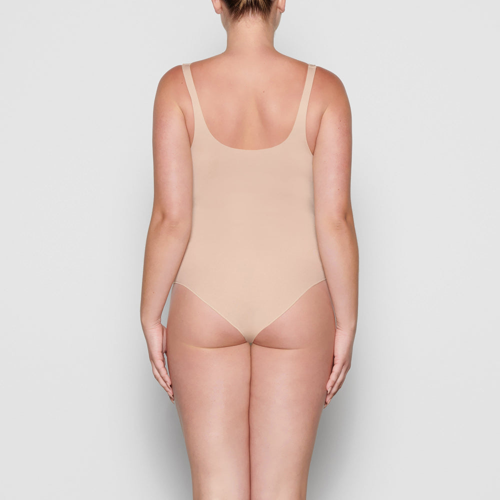 Skims ESSENTIAL Scoop Neck Bodysuit Hnede Siva | TGRM-48195