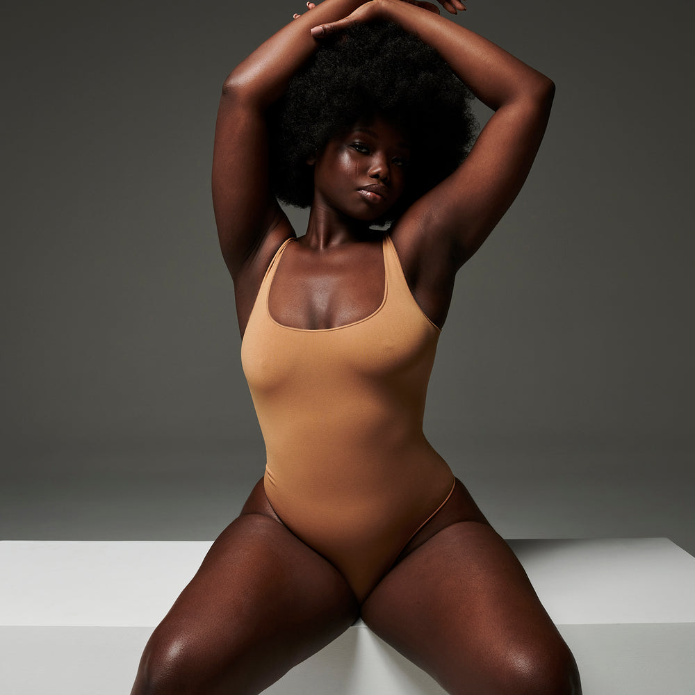 Skims ESSENTIAL Scoop Neck Bodysuit Červené | OLXB-52683