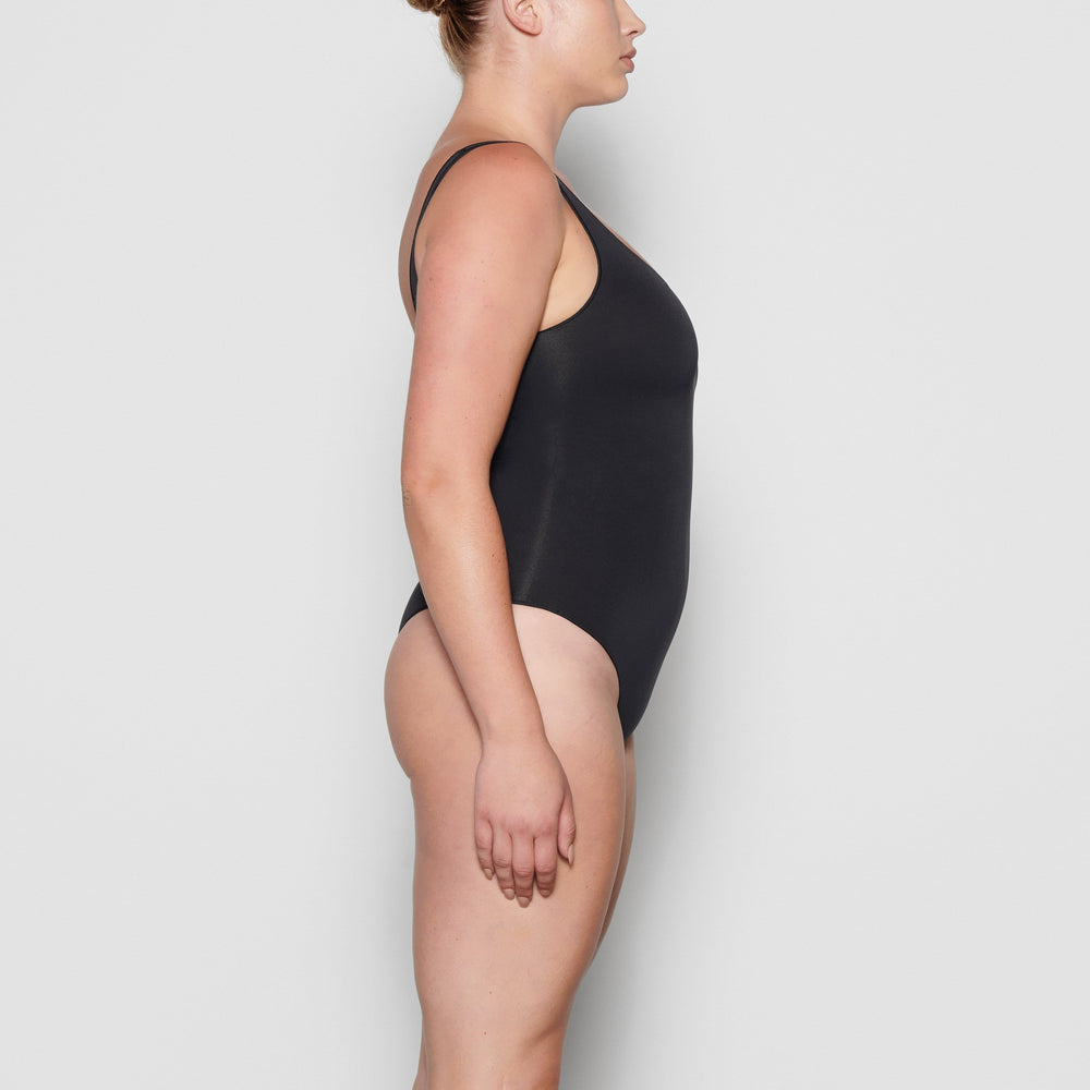 Skims ESSENTIAL Scoop Neck Bodysuit Čierne | PBZJ-82674