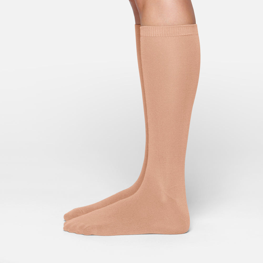 Skims EVERYDAY MID CALF Ponozky Béžové | EOFM-63278