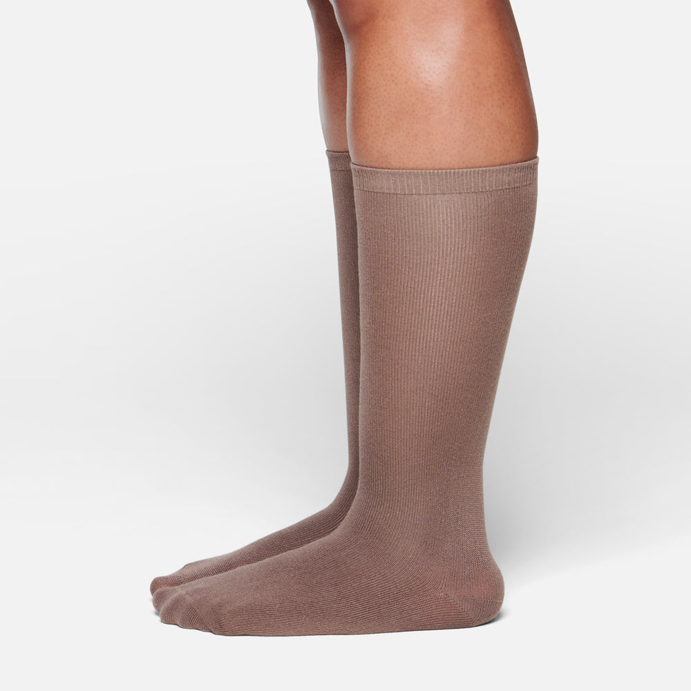 Skims EVERYDAY MID CALF Ponozky Hnede | PSAY-65249