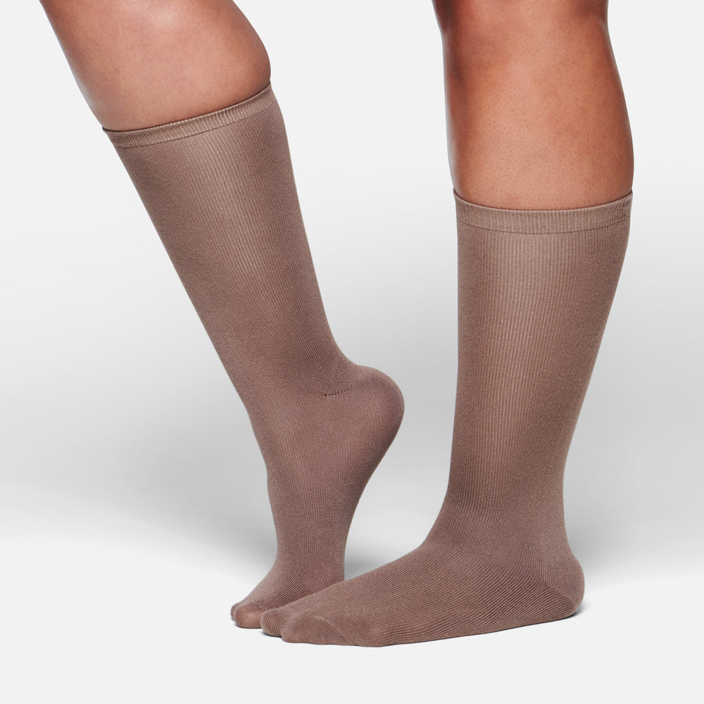 Skims EVERYDAY MID CALF Ponozky Hnede | PSAY-65249
