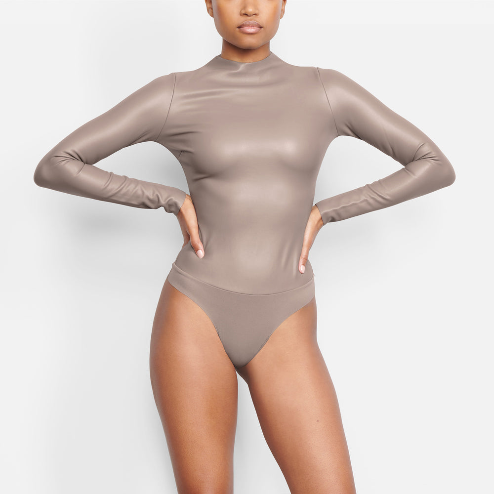 Skims FAUX LEATHER Mock Neck Bodysuit Strieborne | TKDB-30645