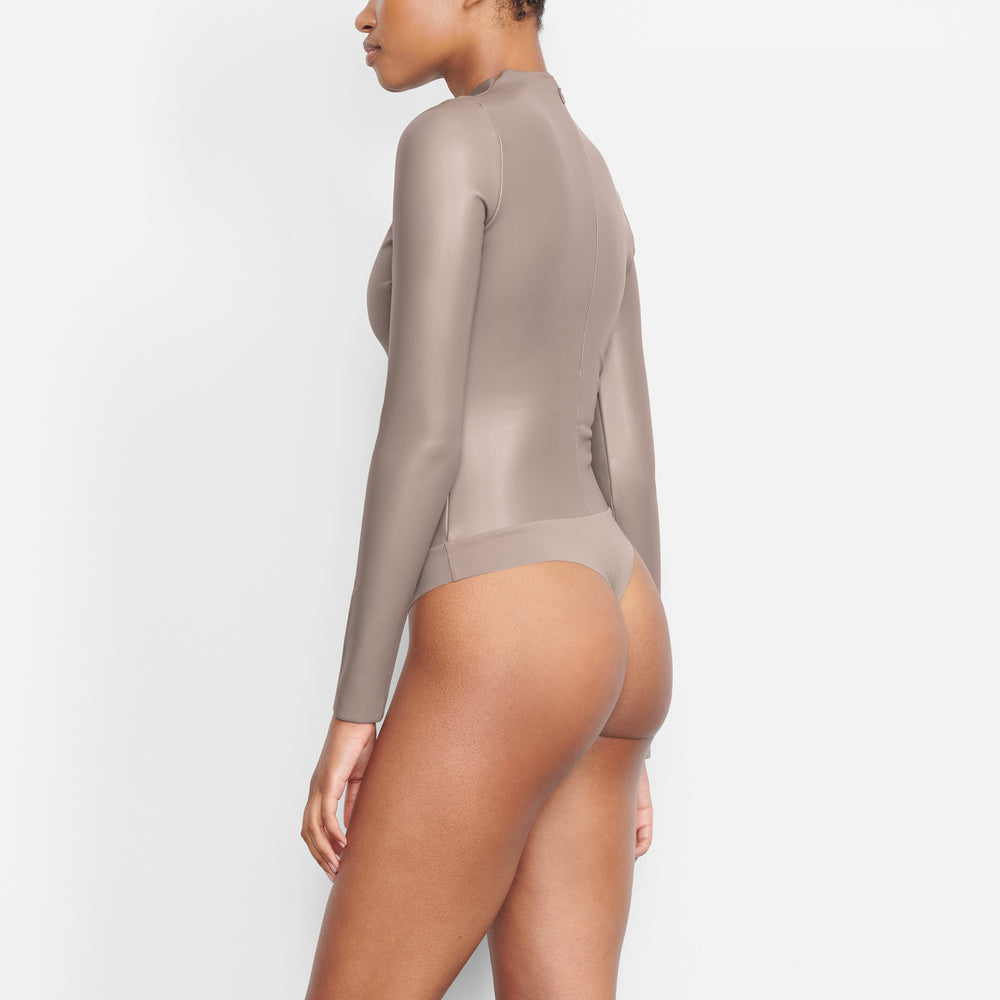 Skims FAUX LEATHER Mock Neck Bodysuit Strieborne | TKDB-30645