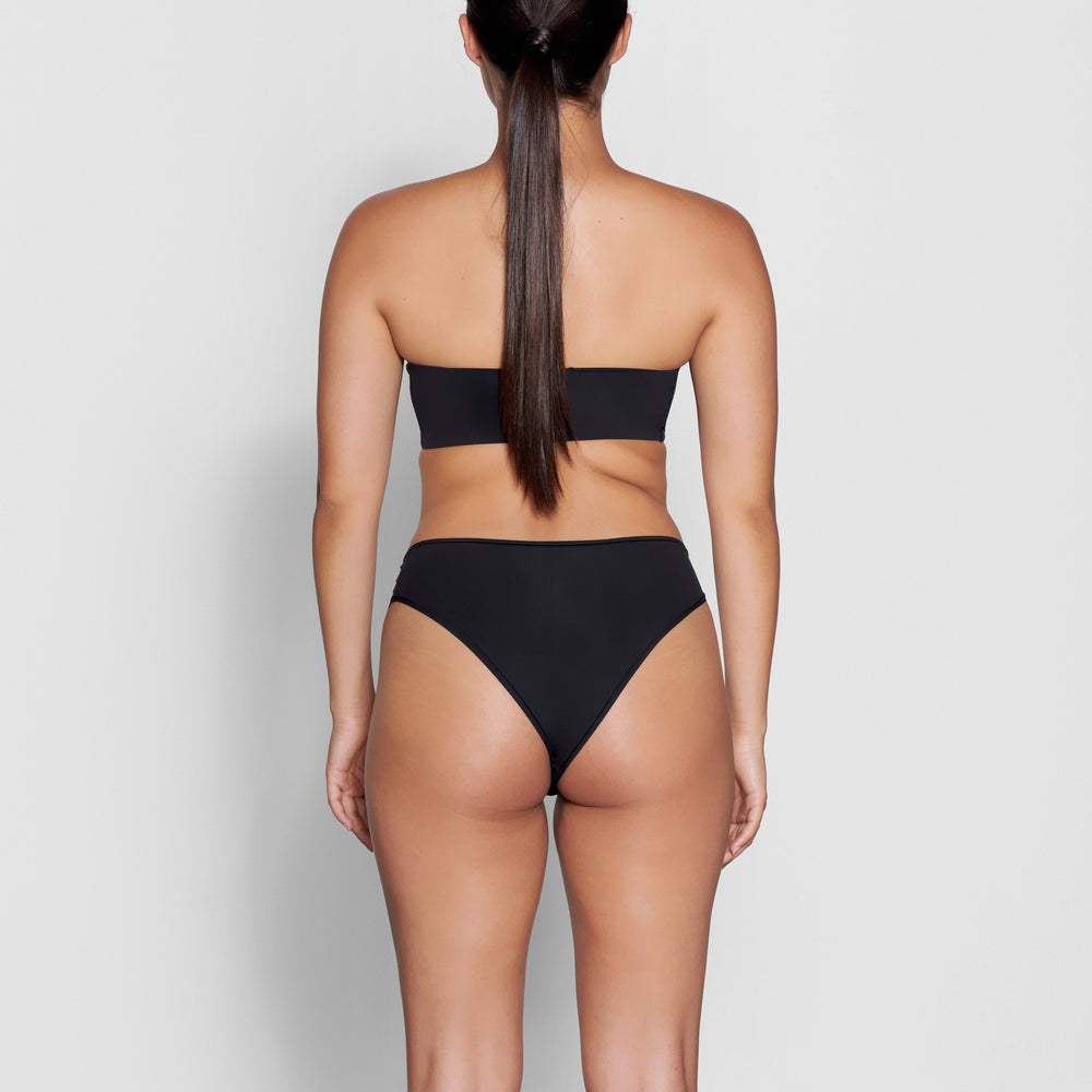 Skims FITS EVERYBODY CHEEKY Brief Čierne | NFOD-31854