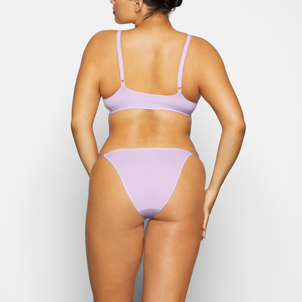 Skims FITS EVERYBODY CHEEKY STRING Bikini Nachový | ENFV-68423