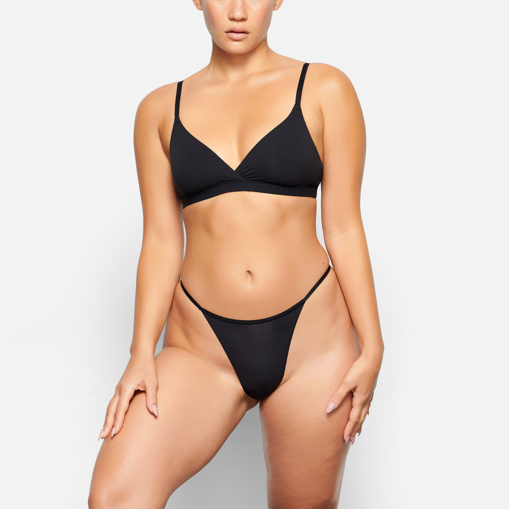 Skims FITS EVERYBODY CHEEKY STRING Bikini Čierne | LEQA-15437