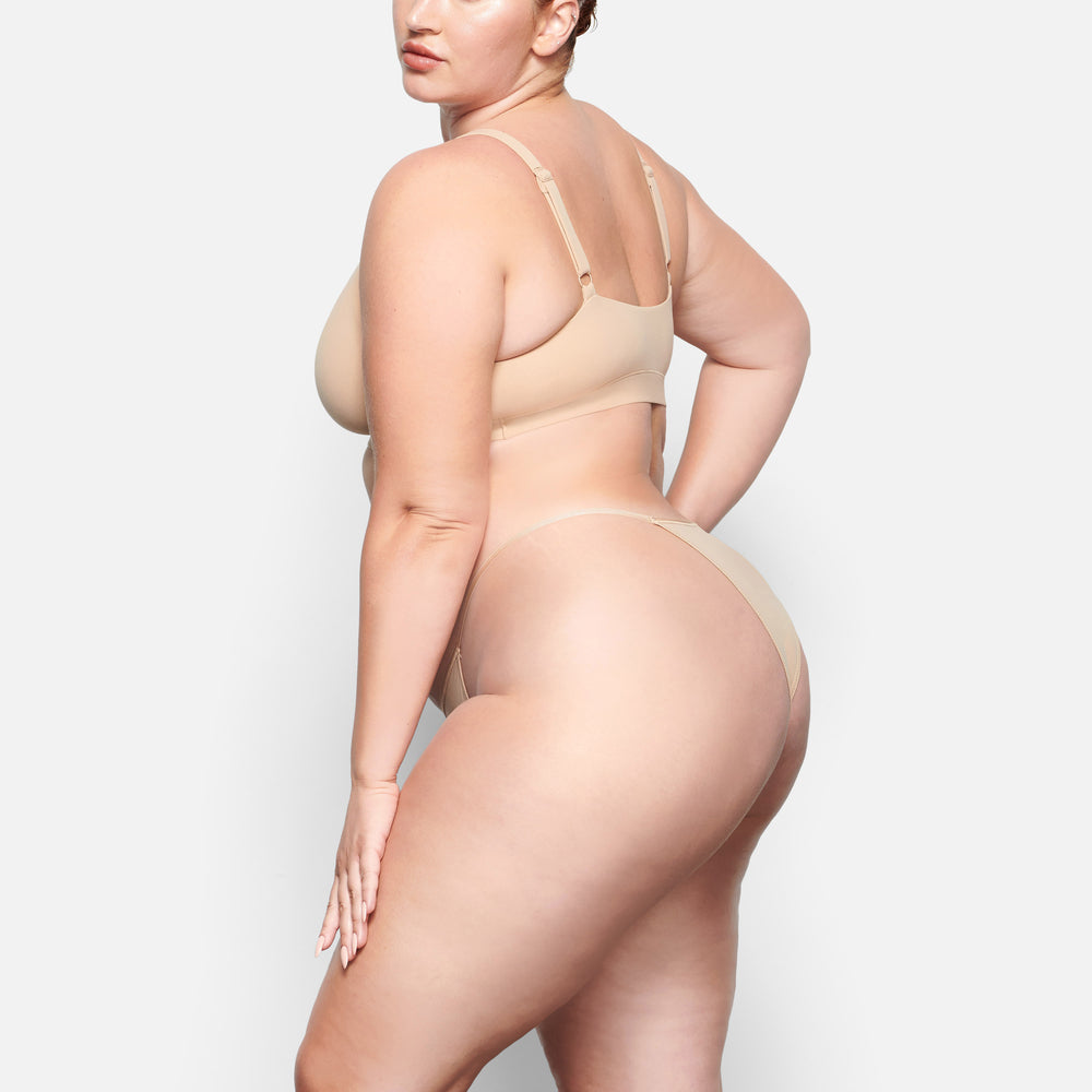 Skims FITS EVERYBODY CHEEKY STRING Bikini Béžové | RPIS-92684