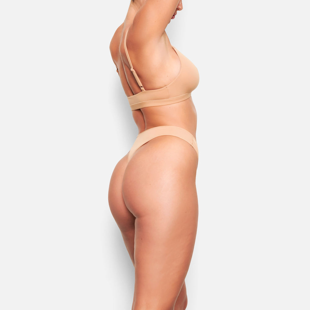 Skims FITS EVERYBODY DIPPED FRONT Thong Béžové | DSEF-76029