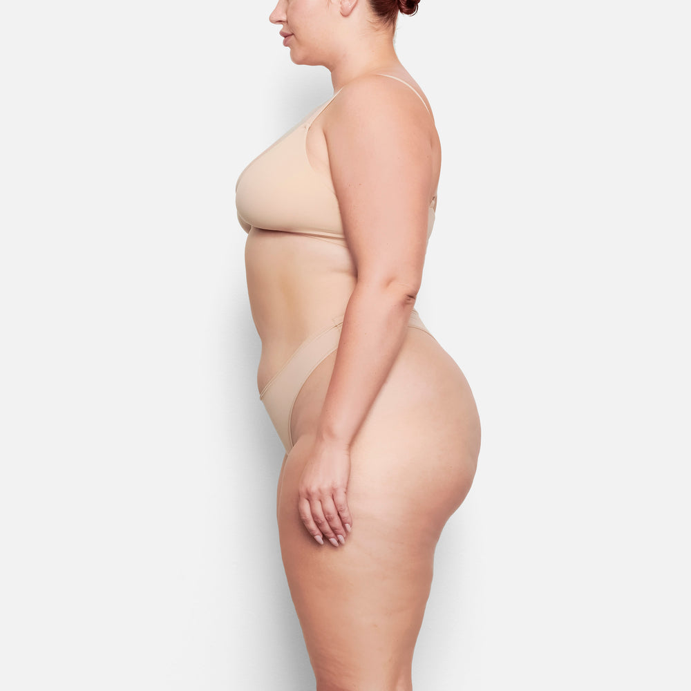 Skims FITS EVERYBODY DIPPED FRONT Thong Béžové | OTAL-81962