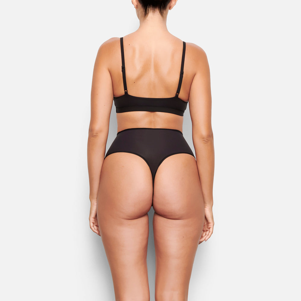 Skims FITS EVERYBODY HIGH WAISTED Thong Čierne | FGBM-16075