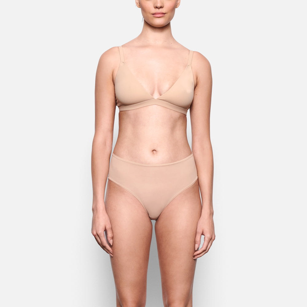 Skims FITS EVERYBODY MID RISE Brief Béžové | FCSZ-85423