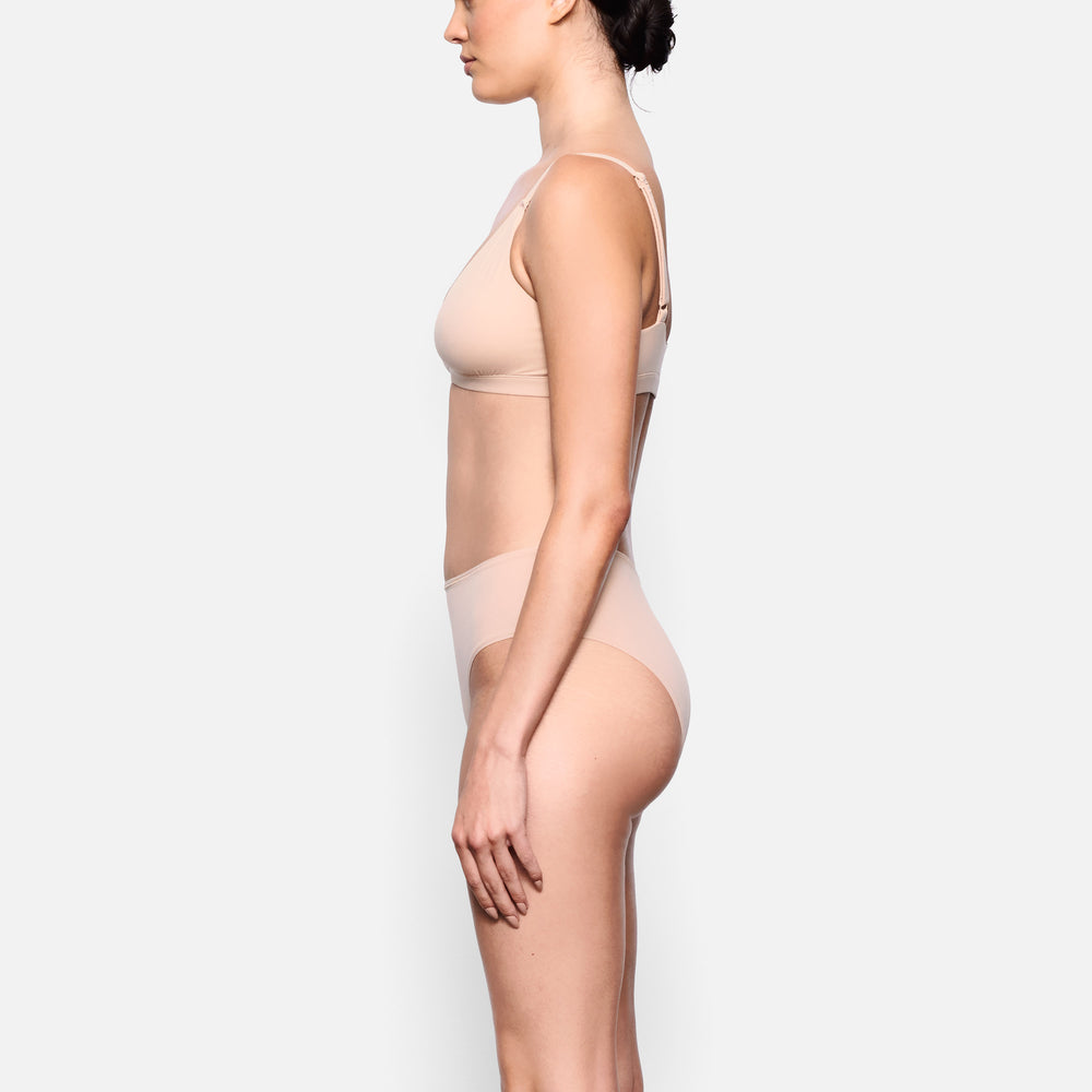 Skims FITS EVERYBODY MID RISE Brief Béžové | LIXY-95318