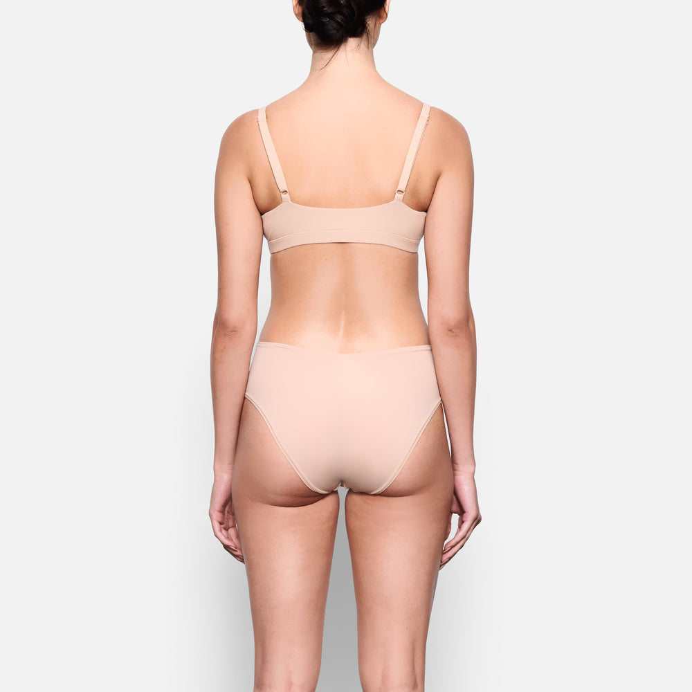 Skims FITS EVERYBODY MID RISE Brief Béžové | LIXY-95318