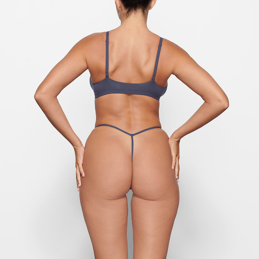 Skims FITS EVERYBODY T STRING Thong Námornícka Modrá | AKTY-43092
