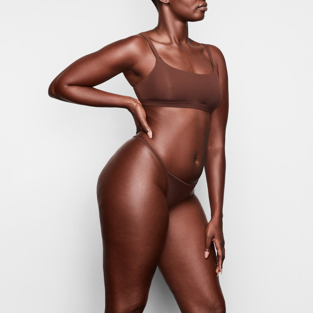 Skims FITS EVERYBODY T STRING Thong Čokoláda | XGHW-95410