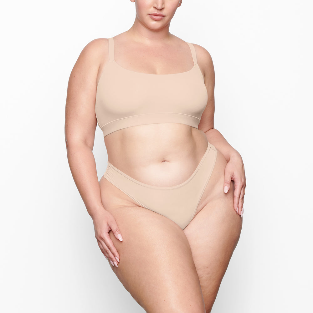 Skims FITS EVERYBODY Thong Béžové | YFZB-94268