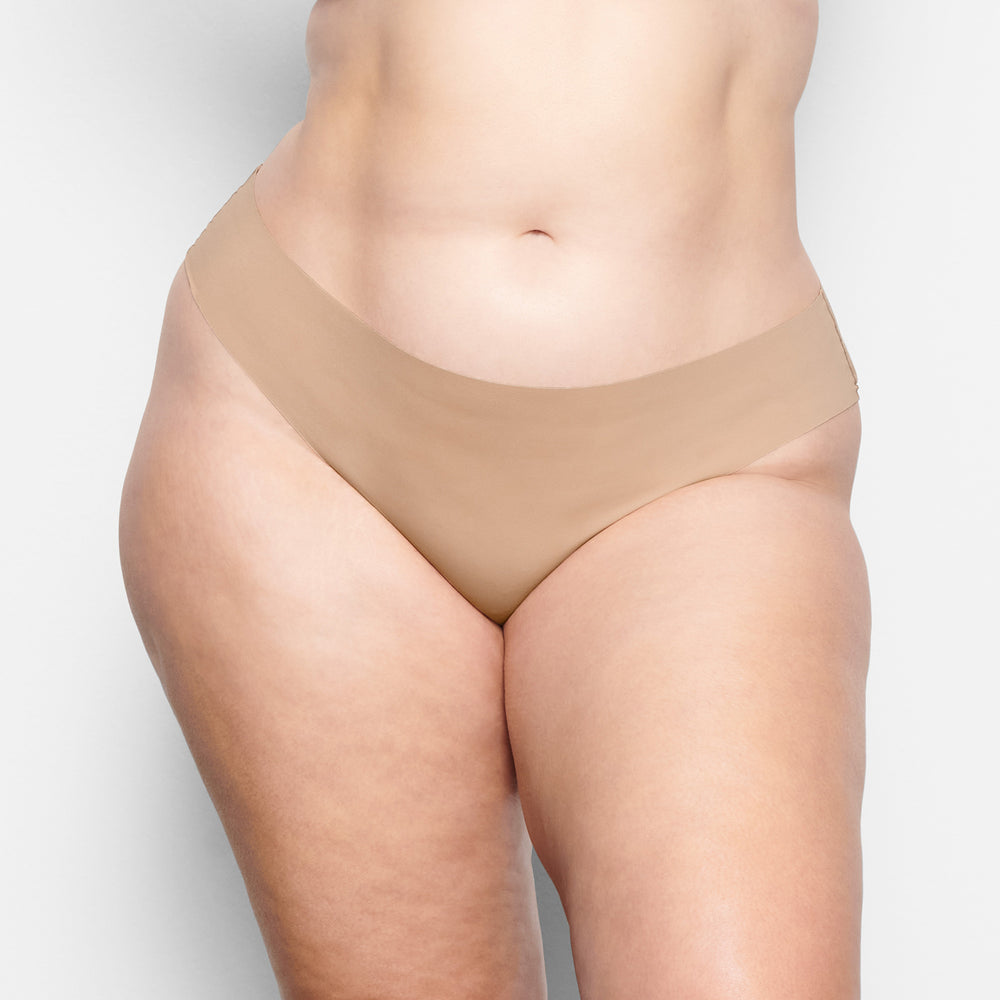 Skims FREE CUT CHEEKY Hipster Béžové | OCJW-58701